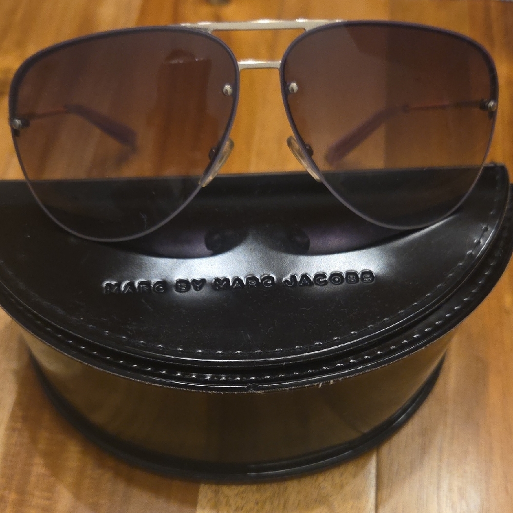 Marc by Marc Jacobs Black Sunglasses Case with Aviator Sunglasses